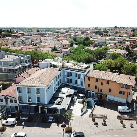 Hotel Enrichetta Desenzano del Garda Dış mekan fotoğraf