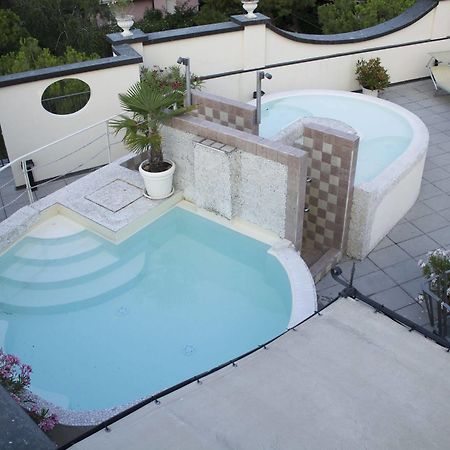 Hotel Enrichetta Desenzano del Garda Dış mekan fotoğraf