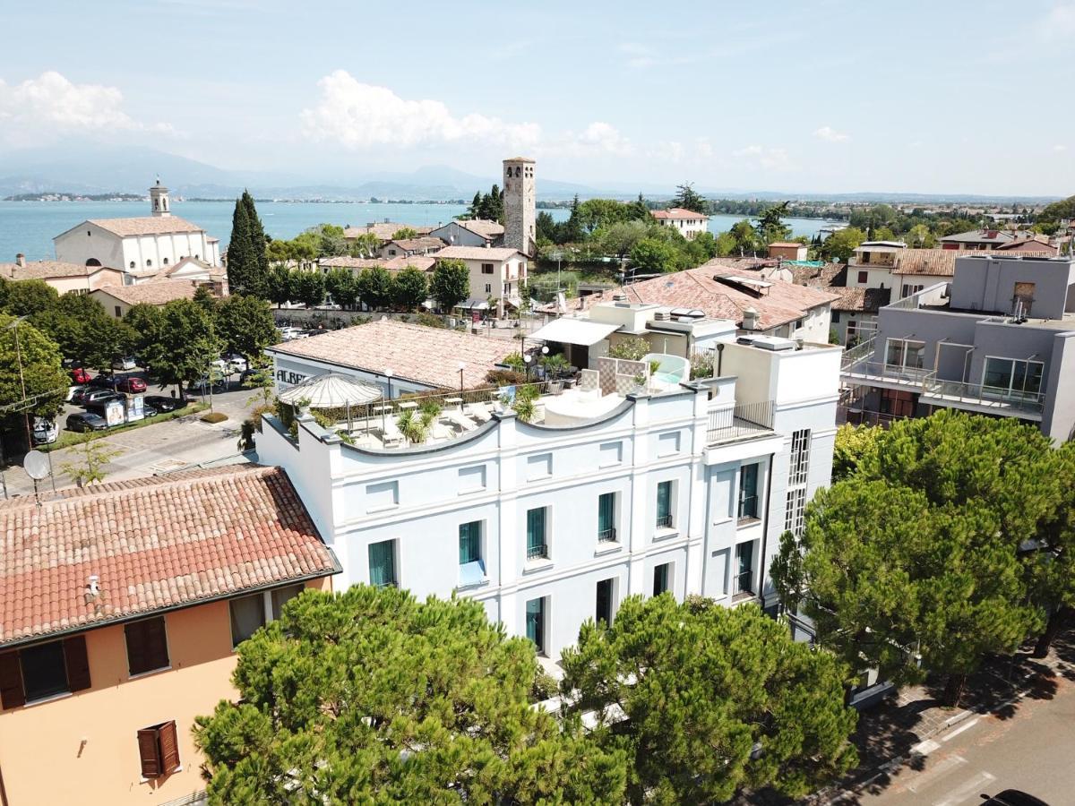 Hotel Enrichetta Desenzano del Garda Dış mekan fotoğraf